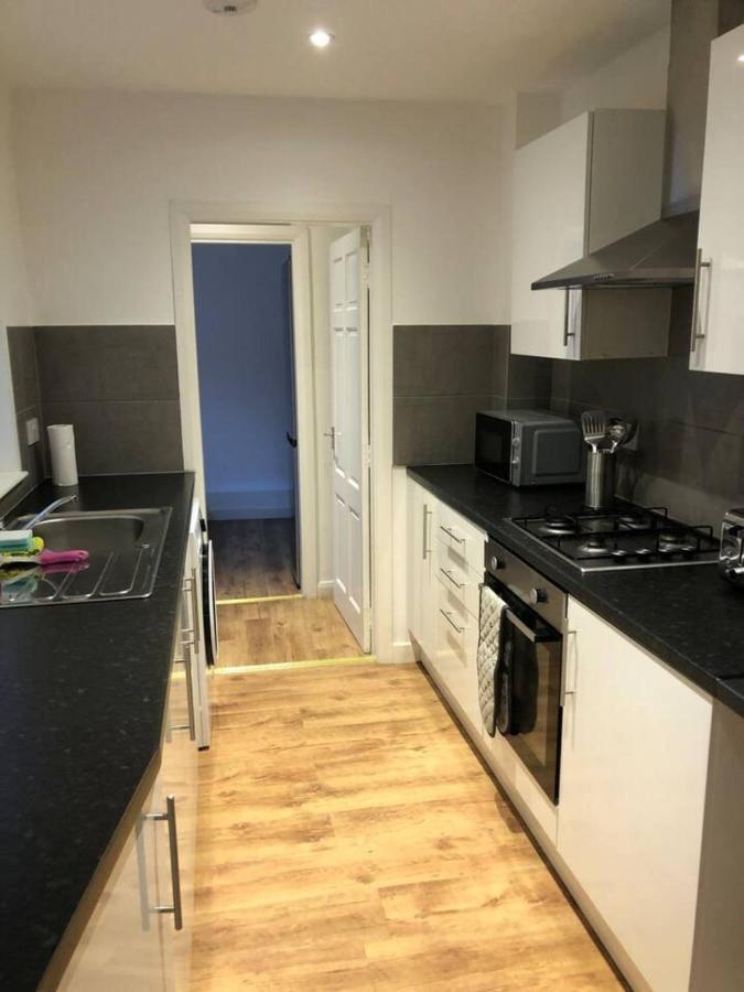 Lovely 4-Bed House In Anfield All En-Suite Liverpool Exterior foto